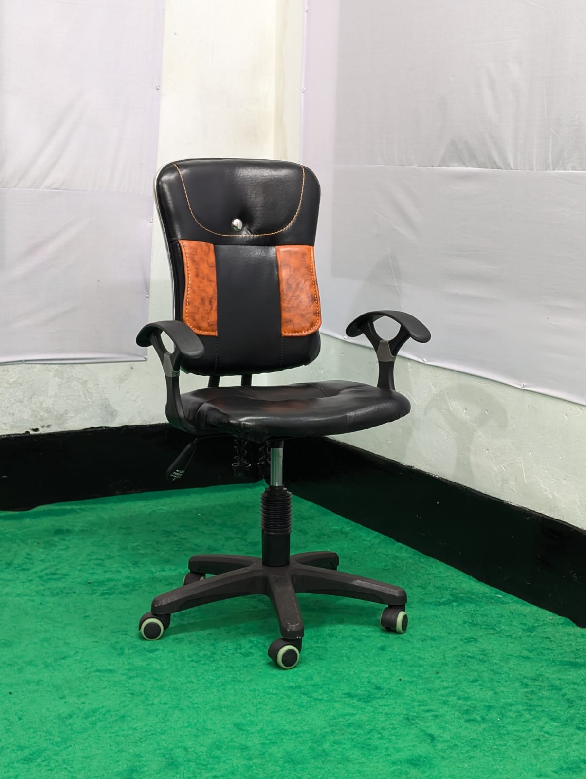 WhatsApp-Image-2026-09-04-at-1.10.53-PM-1-1.jpeg Special Desk Chair - Model 05 - Image 1