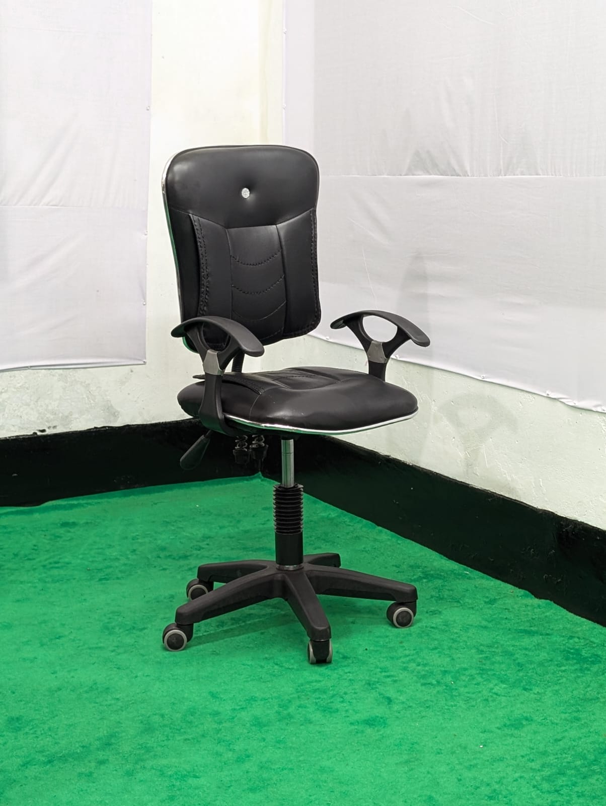 WhatsApp-Image-2026-09-04-at-1.10.53-PM.jpeg Special Desk Chair - Model 06 - Image 1